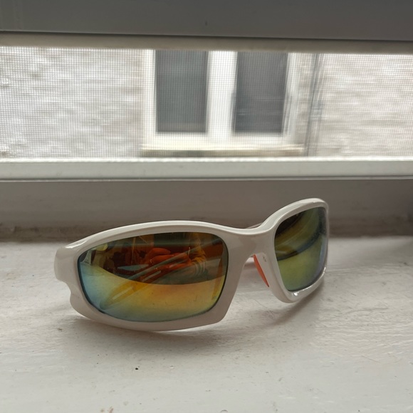 Big white sunglasses with Iridescent lense! - Picture 2 of 3